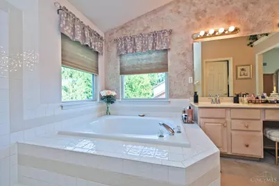 8575 Charleston Valley Drive, Deerfield Township, OH 45040 - Photo 33