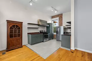 561 Milton St, Cincinnati, OH 45202 - Photo 23