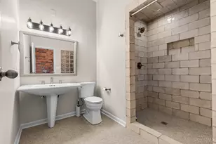 561 Milton St, Cincinnati, OH 45202 - Photo 19