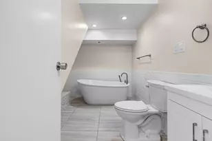 561 Milton St, Cincinnati, OH 45202 - Photo 37