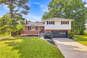 8819 Cavalier Dr, Springfield Township, OH 45231 - Photo 1