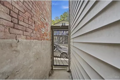 118 Winkler Street, Cincinnati, OH 45219 - Photo 3