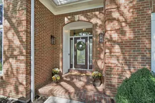 3831 Monets Ln, Evendale, OH 45241 - Photo 5