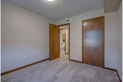 650 Leo Drive, Hamilton, OH 45013 - Photo 13