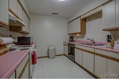 650 Leo Drive, Hamilton, OH 45013 - Photo 23
