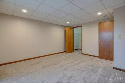 650 Leo Drive, Hamilton, OH 45013 - Photo 15