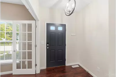 385 Indian Lake Drive, Hamilton Township, OH 45039 - Photo 5