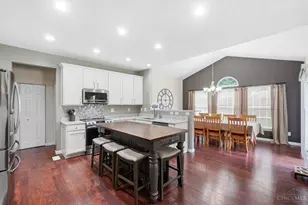 385 Indian Lake Dr, Hamilton Township, OH 45039 - Photo 13