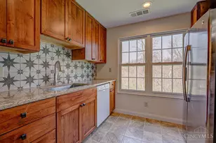 6338 Eagles Lake Dr, Green Township, OH 45248 - Photo 13