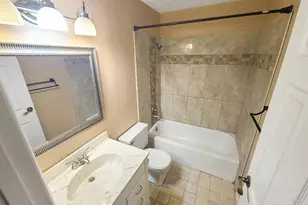 28 Woodcrest Ct, Springdale, OH 45246 - Photo 9
