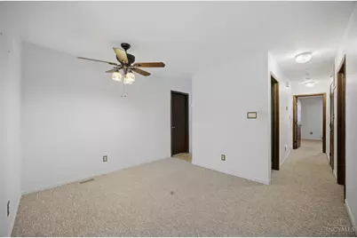 1931 Circle Kelly Jo Street, Middletown, OH 45044 - Photo 9