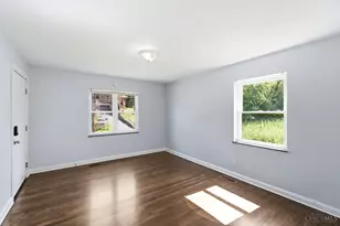 3065 Bracken Woods Ln, Cincinnati, OH 45211 - Photo 9