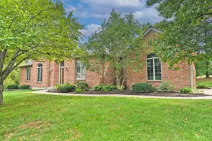 5474 Chancellor Ln, Hamilton Township, OH 45152 - Photo 3