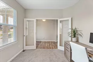 8533 Sweetbay Cir, Colerain Township, OH 45247 - Photo 5