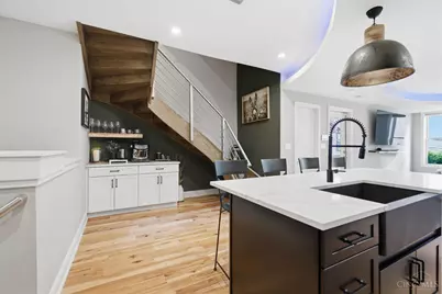 208 Wade Street, Cincinnati, OH 45202 - Photo 7