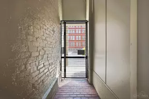 208 Wade St, Cincinnati, OH 45202 - Photo 43