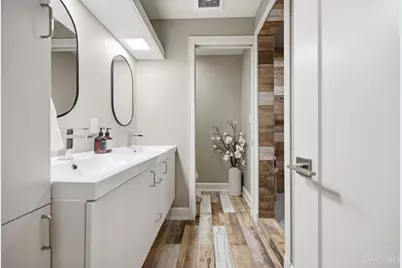 208 Wade Street, Cincinnati, OH 45202 - Photo 23