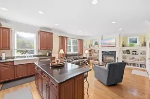 6955 Hunters Close, Hamilton Township, OH 45039 - Photo 13
