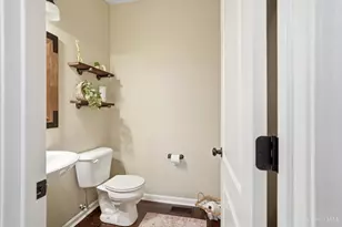 7477 Hunters Creek Ln, Colerain Township, OH 45247 - Photo 25