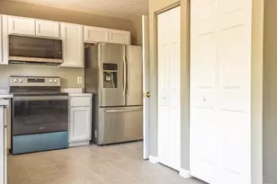 939 Venetian Terrace, Cincinnati, OH 45224 - Photo 5