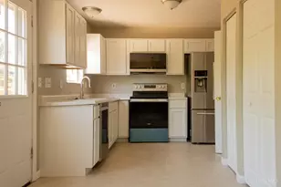 939 Venetian Terrace, Cincinnati, OH 45224 - Photo 3