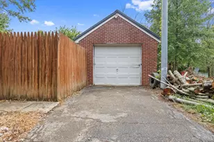 204 Grandin Dr, Pleasant Township, OH 45121 - Photo 7