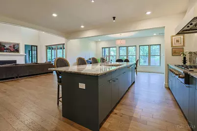 9200 Village Green Drive, Montgomery, OH 45242 - Photo 9