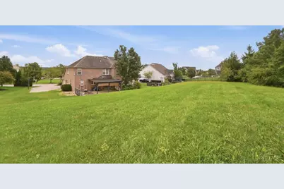 7649 Hunters Trail, West Chester, OH 45069 - Photo 17