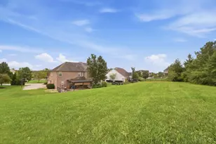 7649 Hunters Tr, West Chester, OH 45069 - Photo 17