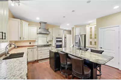 7649 Hunters Trail, West Chester, OH 45069 - Photo 9