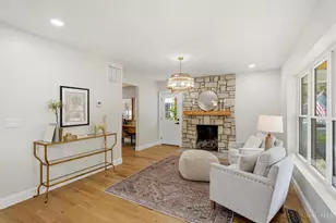 3834 Petoskey Ave, Mariemont, OH 45227 - Photo 5