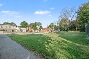 6590 Gracely Dr, Cincinnati, OH 45233 - Photo 17
