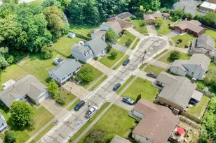 960 Butterfly Ct, Springfield Township, OH 45231 - Photo 27