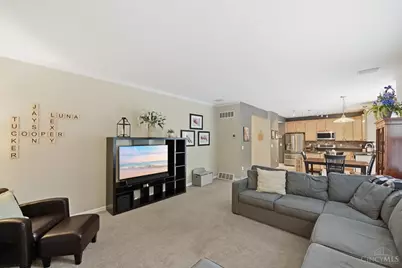 884 Ellery Drive, Union Township, OH 45245 - Photo 7