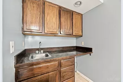 6831 Perinwood Drive, Green Township, OH 45248 - Photo 35