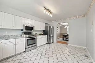 6831 Perinwood Dr, Green Township, OH 45248 - Photo 17