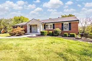 6831 Perinwood Dr, Green Township, OH 45248 - Photo 3