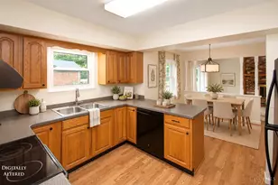 8044 Honeysuckle Ln, West Chester, OH 45069 - Photo 11
