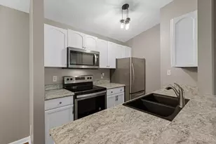 5981 Meadow Creek Dr, Miami Township, OH 45150 - Photo 7