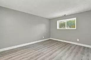 2431 Mustang Dr, Cincinnati, OH 45211 - Photo 17