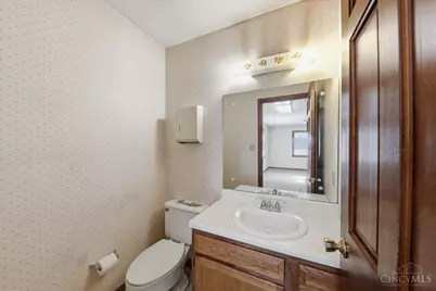 136 N Breiel Boulevard, Middletown, OH 45042 - Photo 13