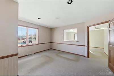 136 N Breiel Boulevard, Middletown, OH 45042 - Photo 9