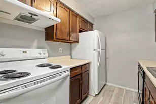 2431 Mustang Dr, Cincinnati, OH 45211 - Photo 11