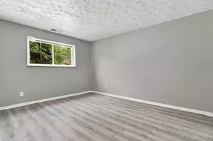 2431 Mustang Dr, Cincinnati, OH 45211 - Photo 17
