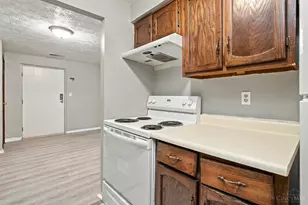 2431 Mustang Dr, Cincinnati, OH 45211 - Photo 13