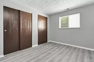 2431 Mustang Dr, Cincinnati, OH 45211 - Photo 15