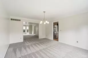 10934 Fallstone Dr, Springdale, OH 45246 - Photo 15