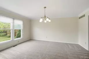 10934 Fallstone Dr, Springdale, OH 45246 - Photo 13