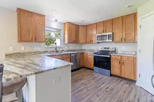 5687 Pepperridge Ct, Hamilton Township, OH 45039 - Photo 5