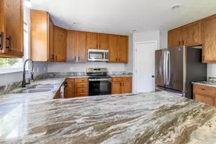 5687 Pepperridge Ct, Hamilton Township, OH 45039 - Photo 7